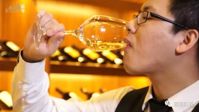 6個(gè)步驟,資深品酒師教你如何來(lái)品葡萄酒